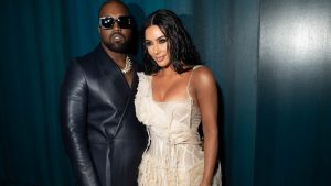 Kim Kardashian mặc váy cưới tham gia sự kiện giới thiệu album mới của Kanye West 