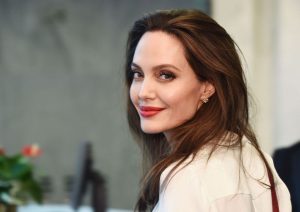 Angelina Jolie thiết lập kỷ lục mới Instagram