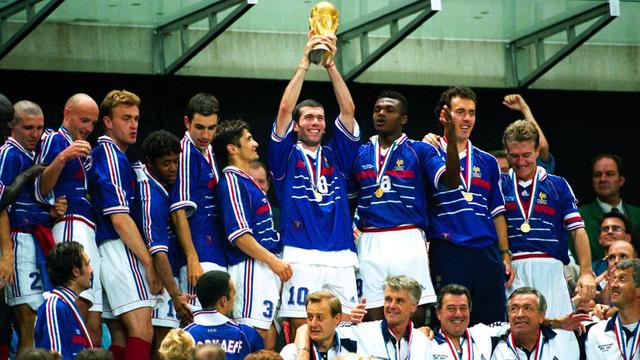 Zidane đã cùng với đội tuyển Pháp tiến đến chức vô địch World Cup năm 1998