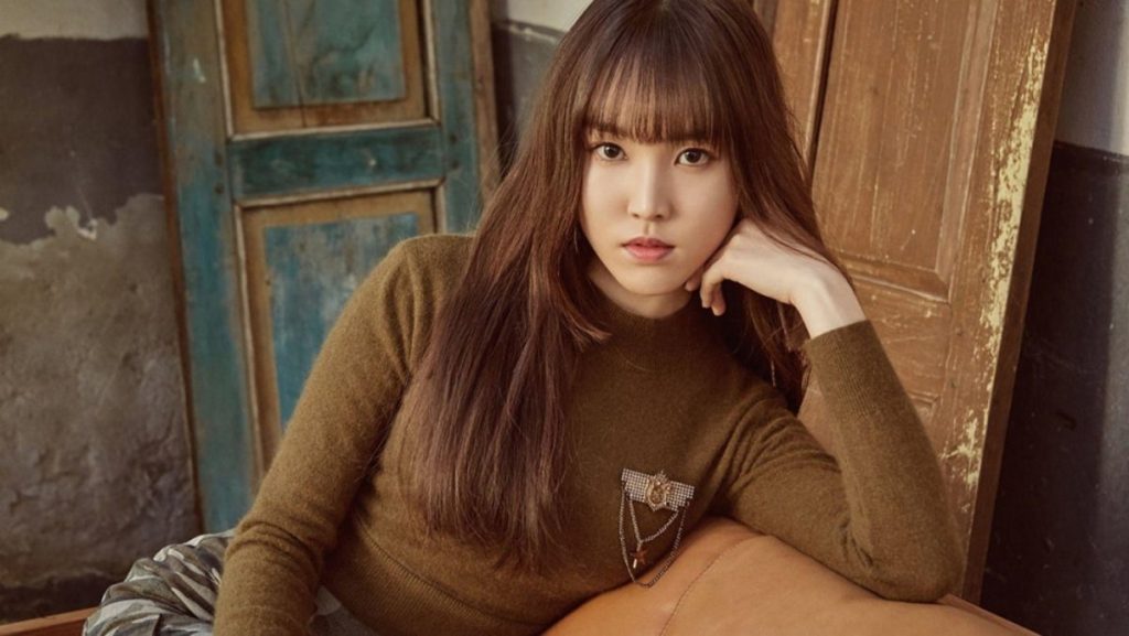 Yuju (GFriend) ký hợp đồng mới