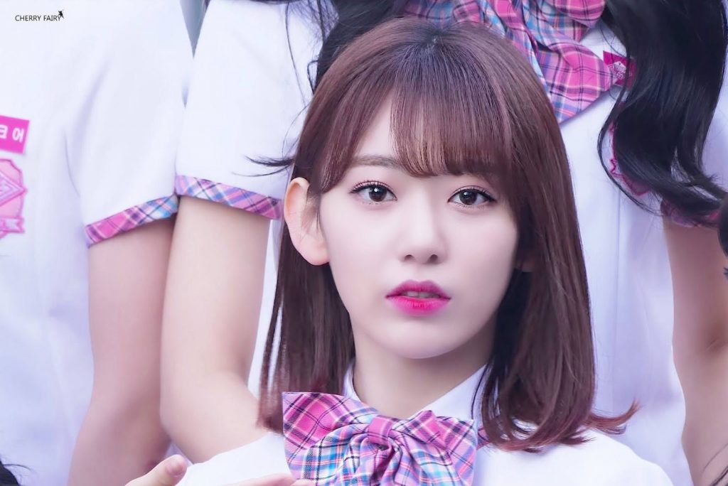 Miyawaki Sakura là một nữ ca sĩ, diễn viên, người mẫu Nhật Bản